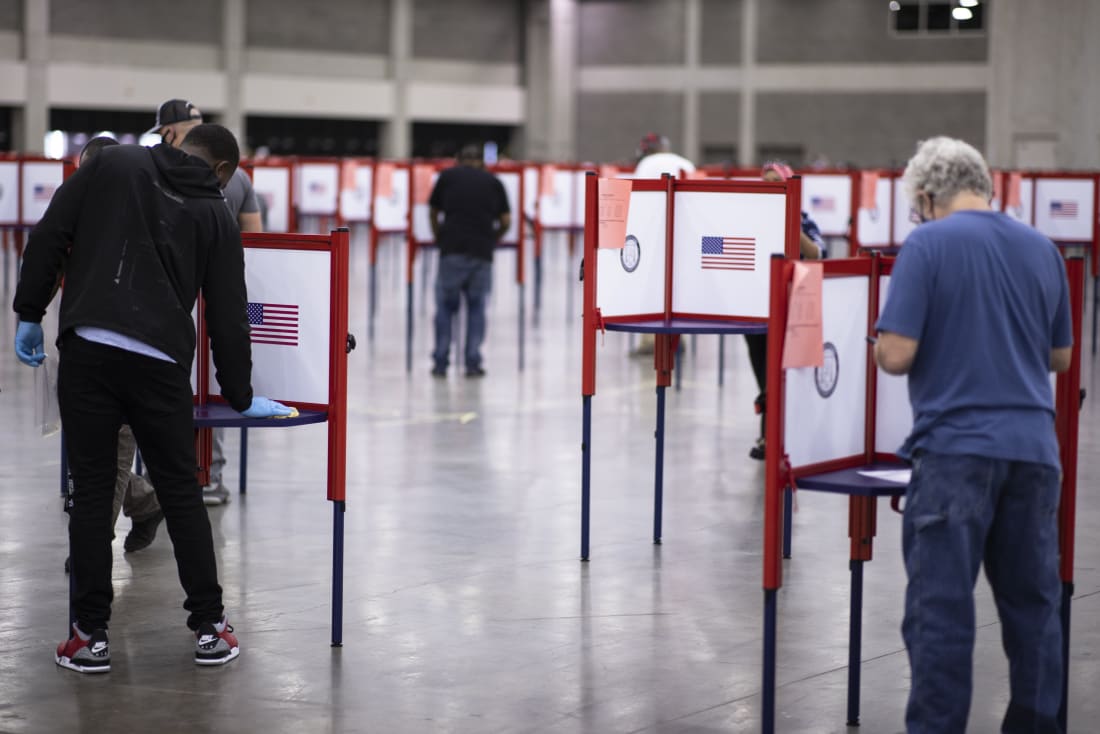 Voters at Kentucky polling place during 2022 election